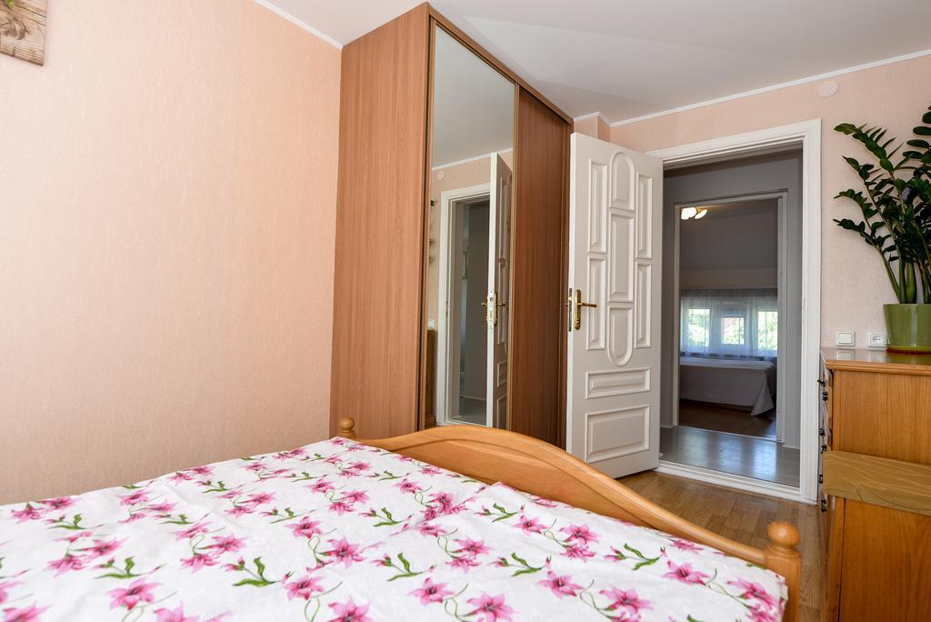 Guesthouse "Nakvyne Pas Zveja" Nagliu Street Нида Экстерьер фото